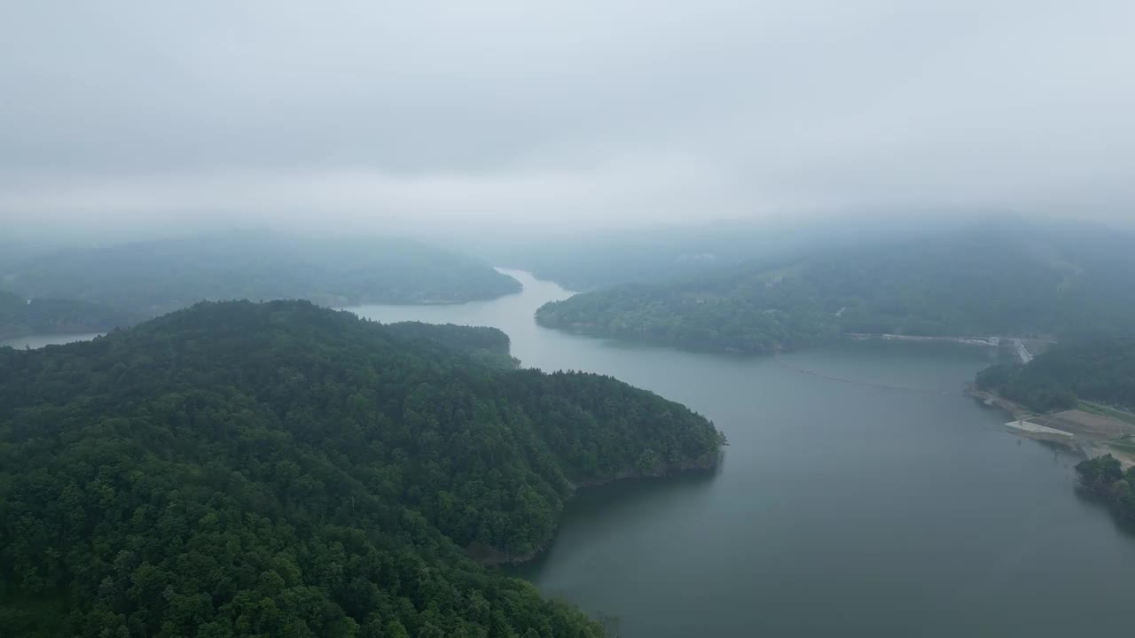 日本北海道湖泊航拍图视频下载