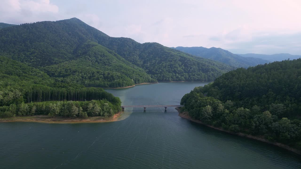 日本北海道金山湖航拍图视频素材