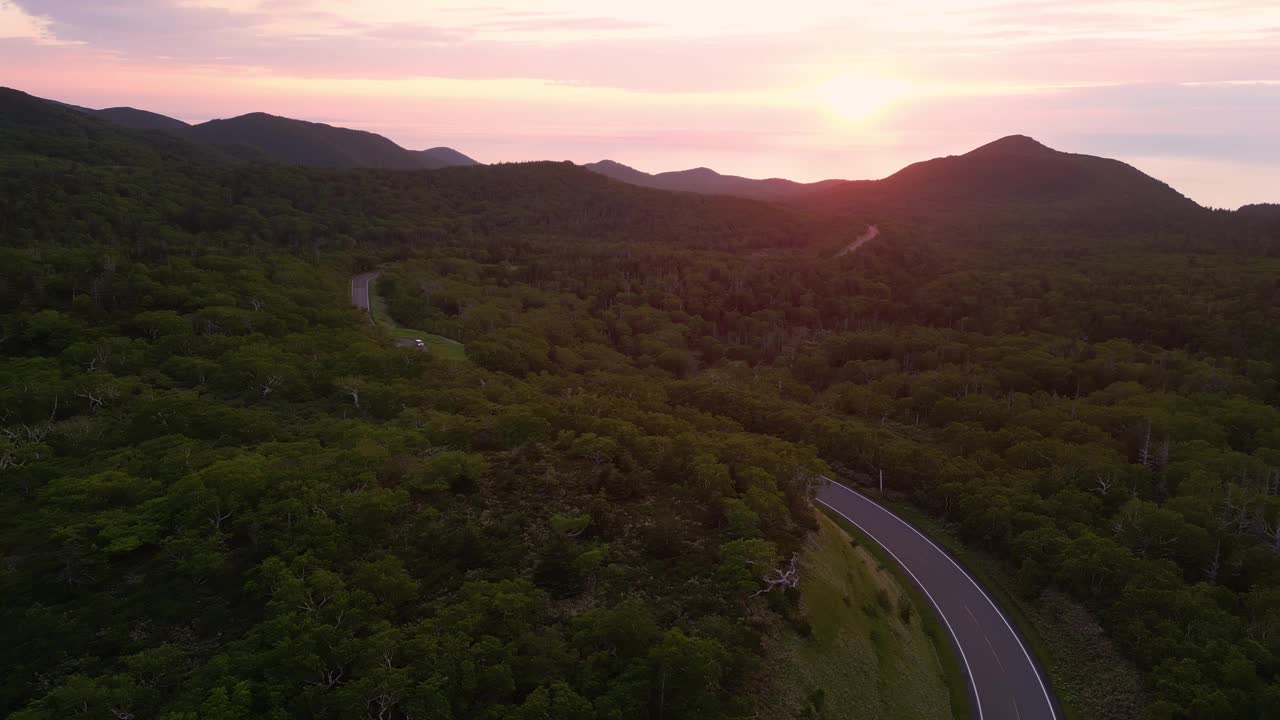 穿过北海道知子半岛的道路视频下载