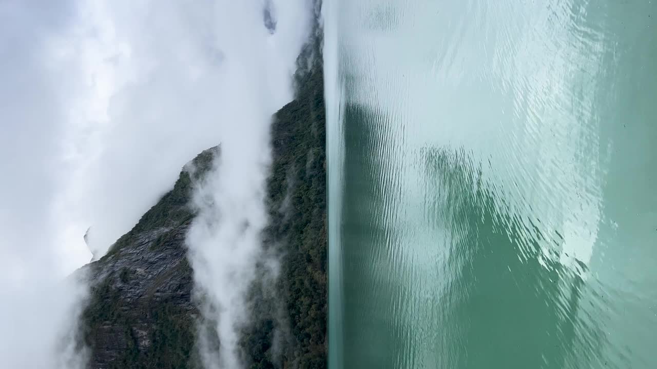 一个下雨天在挪威奥尔德瓦内特湖和布里克斯达尔山谷的场景视频素材