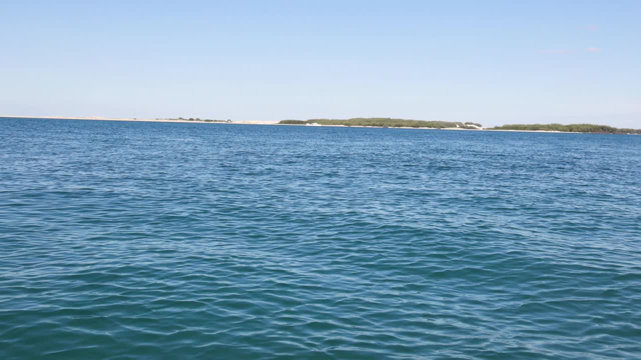 黄金海岸平静的海浪视频素材