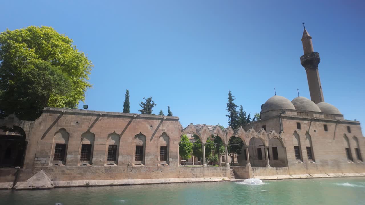 Sanliurfa Balikligol及其清真寺视频素材