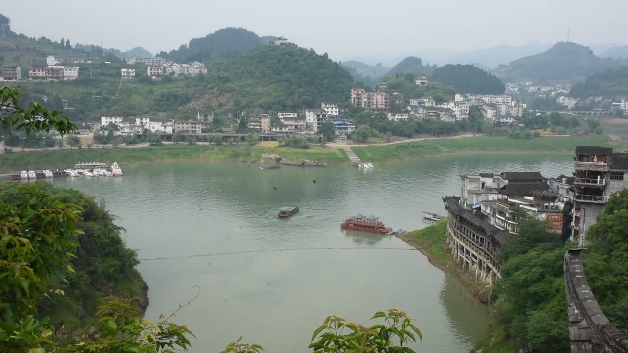 中国湖南永顺市芙蓉镇土家古镇孟东幽水河视频下载