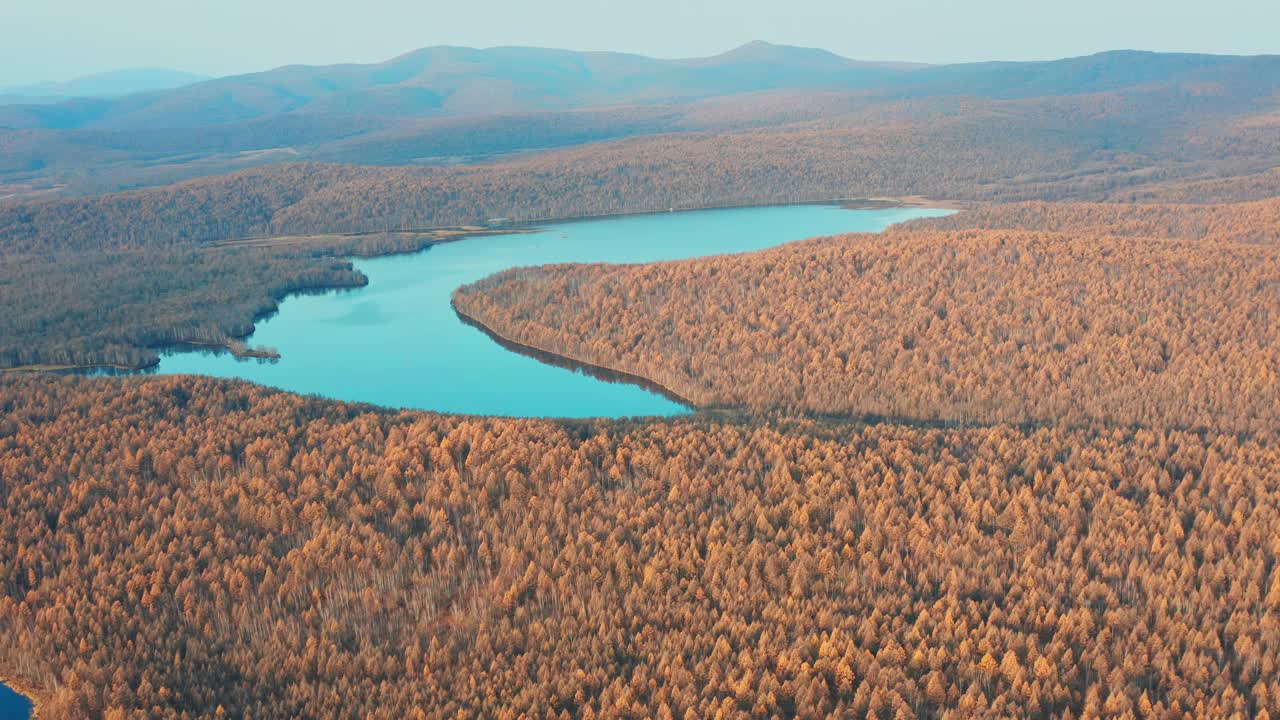 内蒙古阿里山秋季湖景航拍视频素材