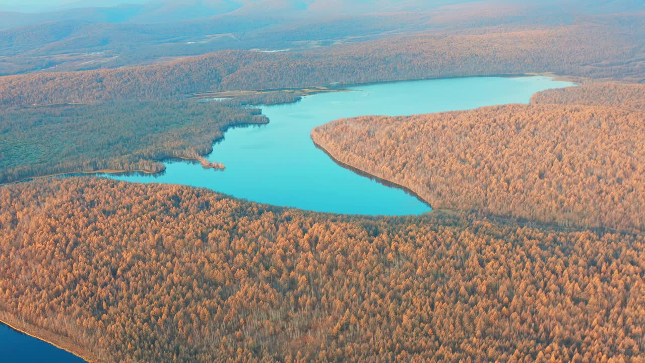 内蒙古阿里山秋季湖景航拍视频素材