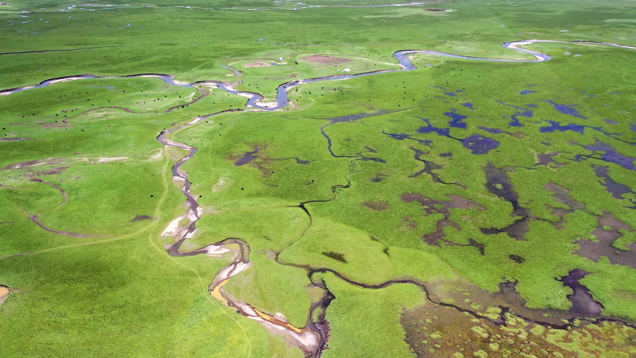 甘肃阿旺仓湿地自然景观航空摄影视频素材