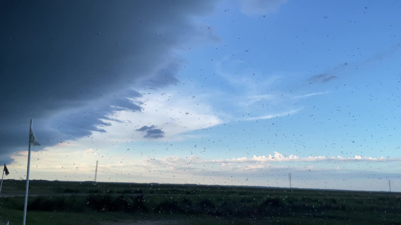 风暴云在阿根廷黑暗多风恶劣的天气旅行业余视频电话视频下载