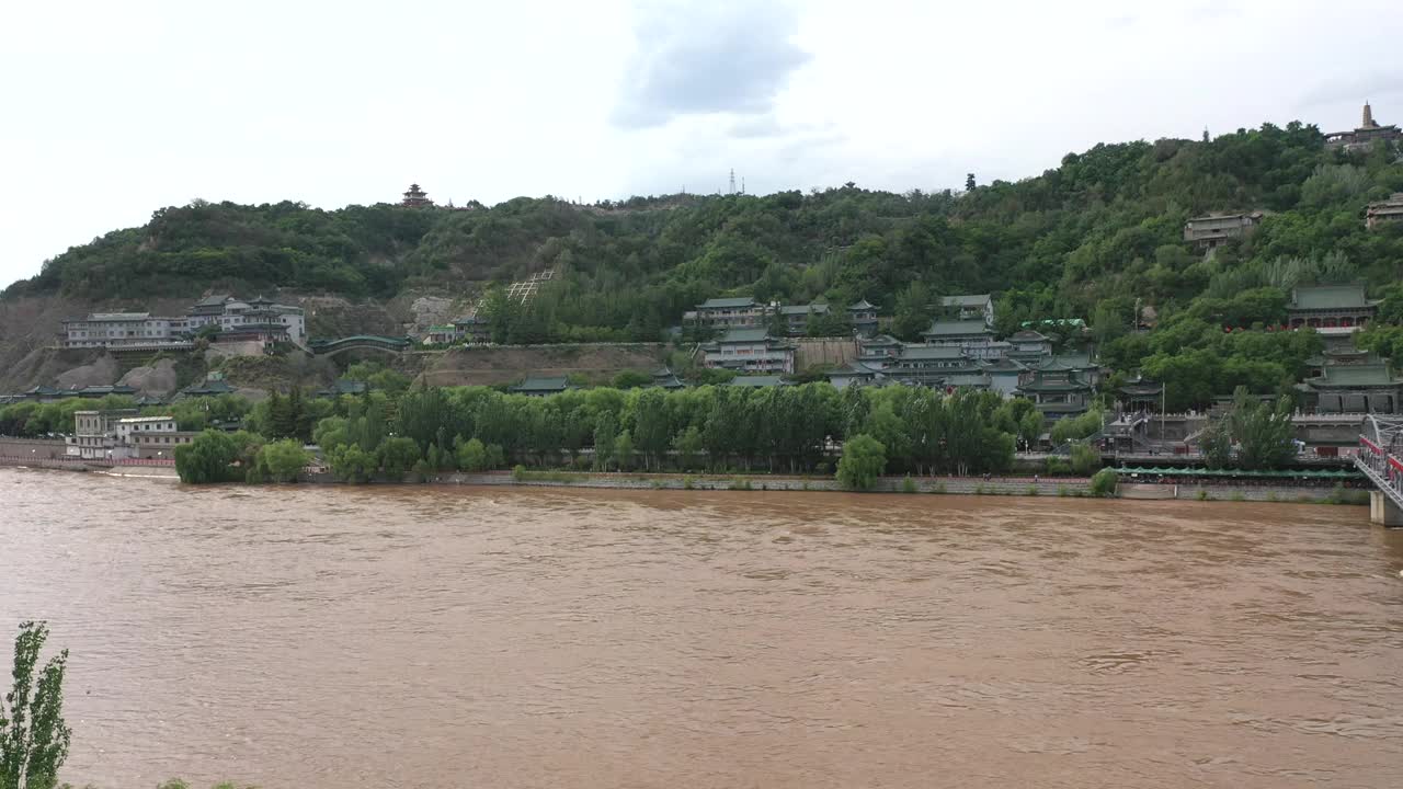 兰州市黄河中山桥航拍图视频素材