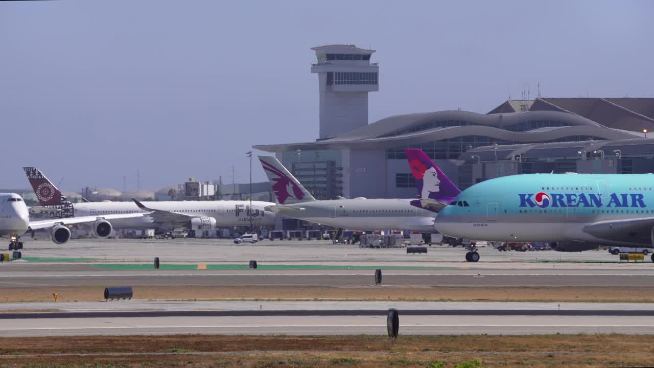 大韩航空A380出租车视频下载