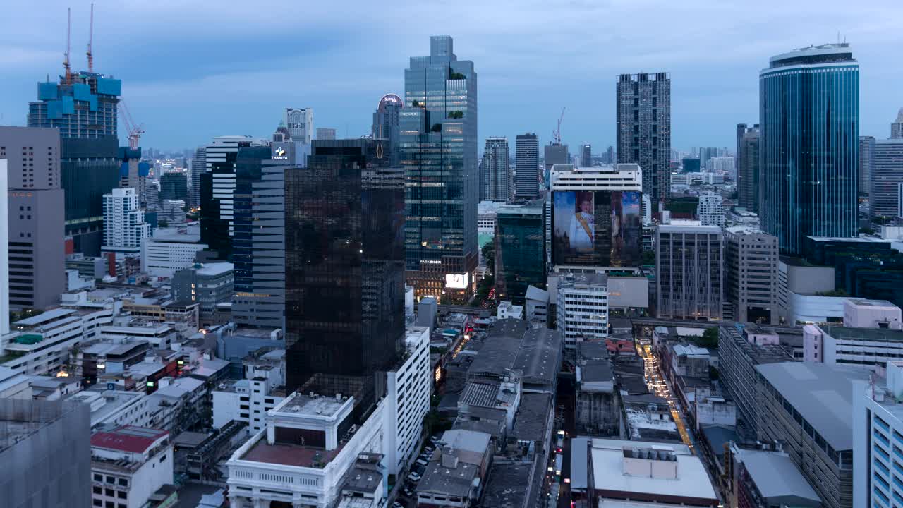 泰国旅游目的地曼谷云暴的延时鸟瞰图。视频下载