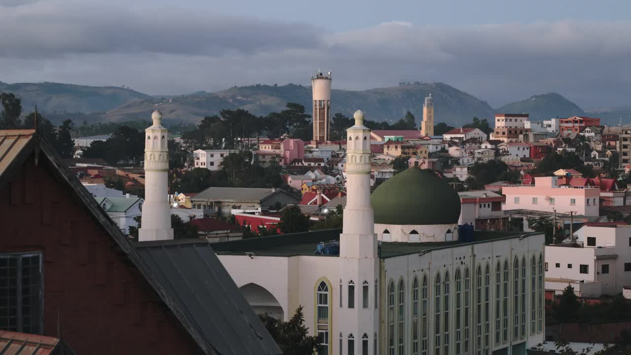 塔那那利佛住宅建筑全景图视频素材