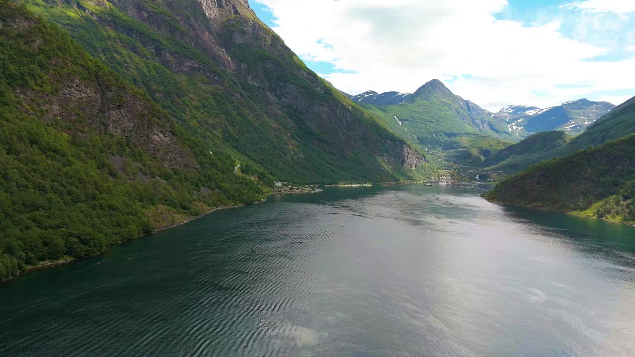 Geirangerfjordin挪威戏剧性和风景如画的景色令人叹为观止视频素材