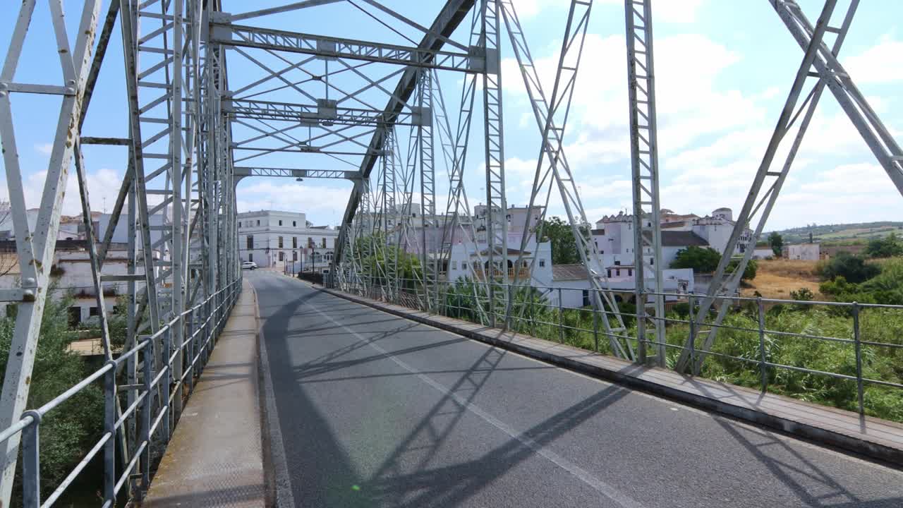 Arcos de la Frontera的景色，是西班牙安达卢西亚Cádiz省的一个城市和直辖市。视频下载