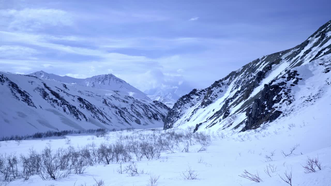 德纳里国家公园和自然保护区宁静的雪山美景视频下载