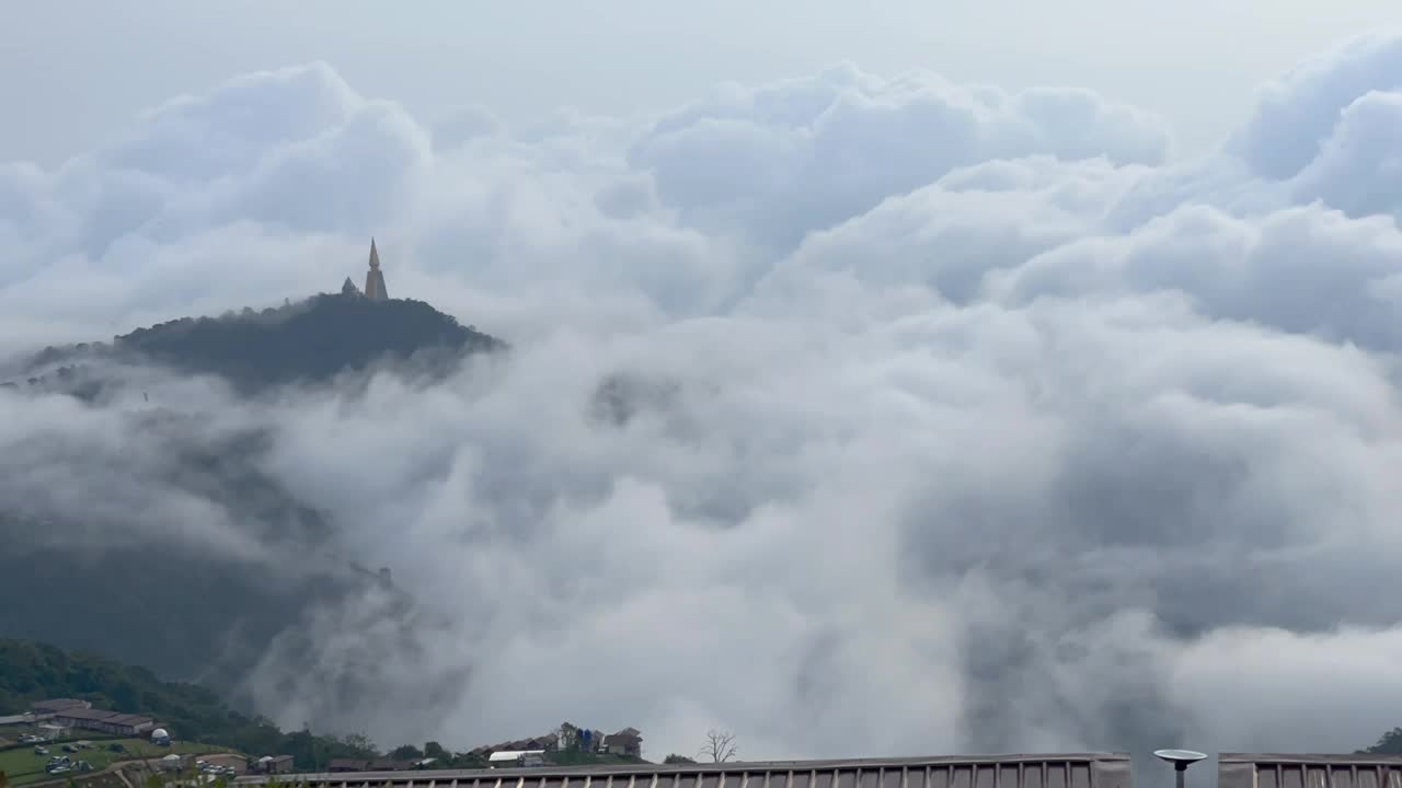 令人惊叹的雾海与阳光视频下载