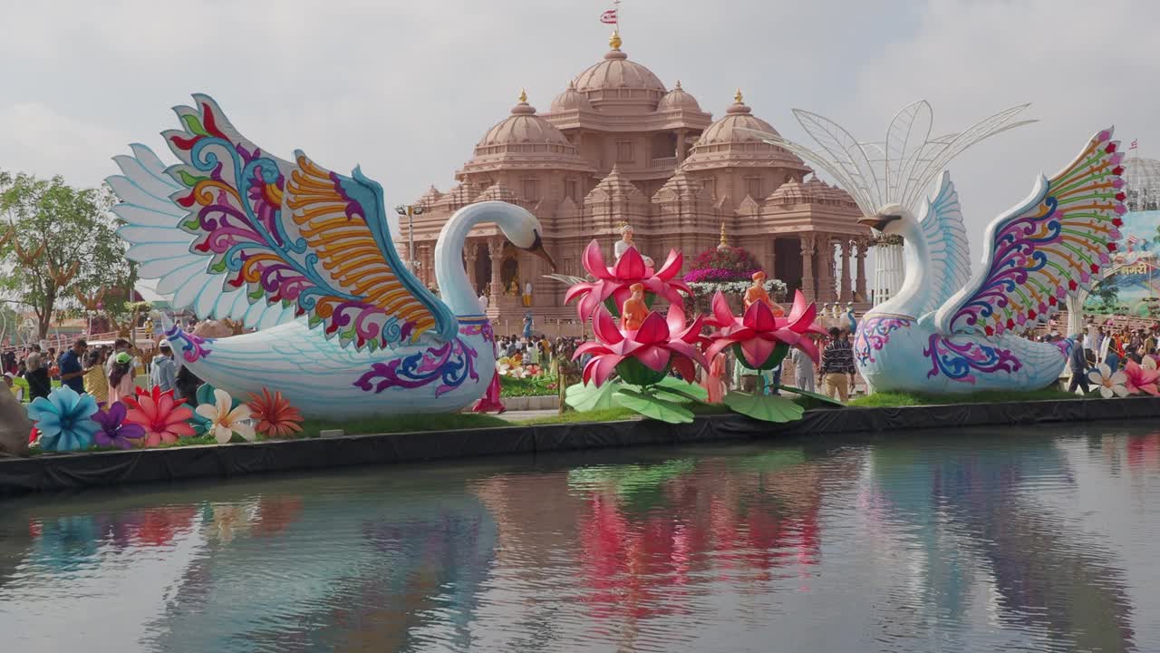 天鹅和装饰和鸟BAPA Swaminarayan Nagar视频下载