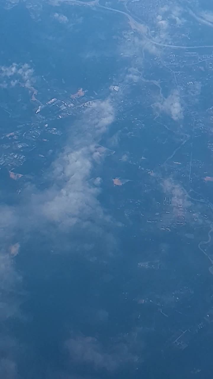 在马来西亚的天空中飞行视频素材