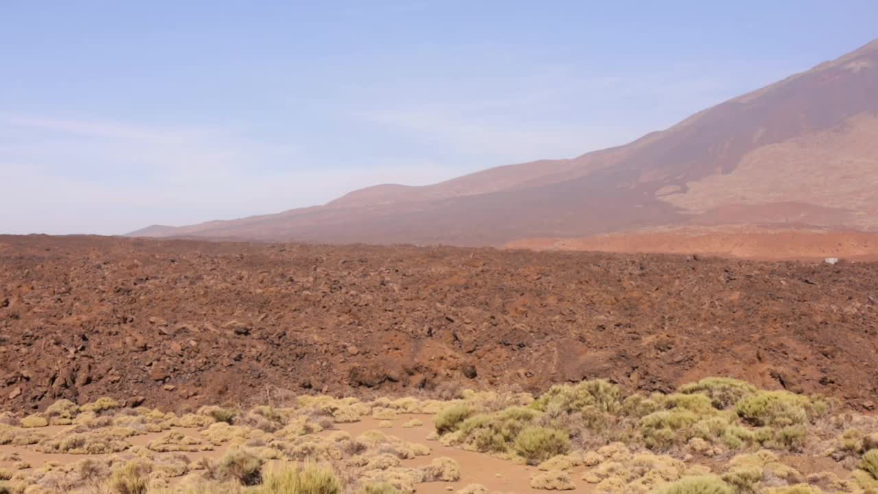 到达泰德火山底部的路线。西班牙加那利群岛特内里费岛视频下载