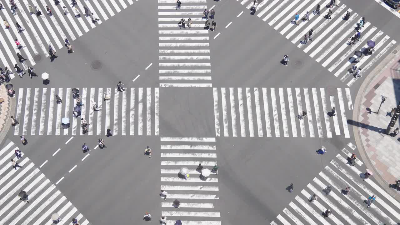 东京银座人行横道上的人们视频下载