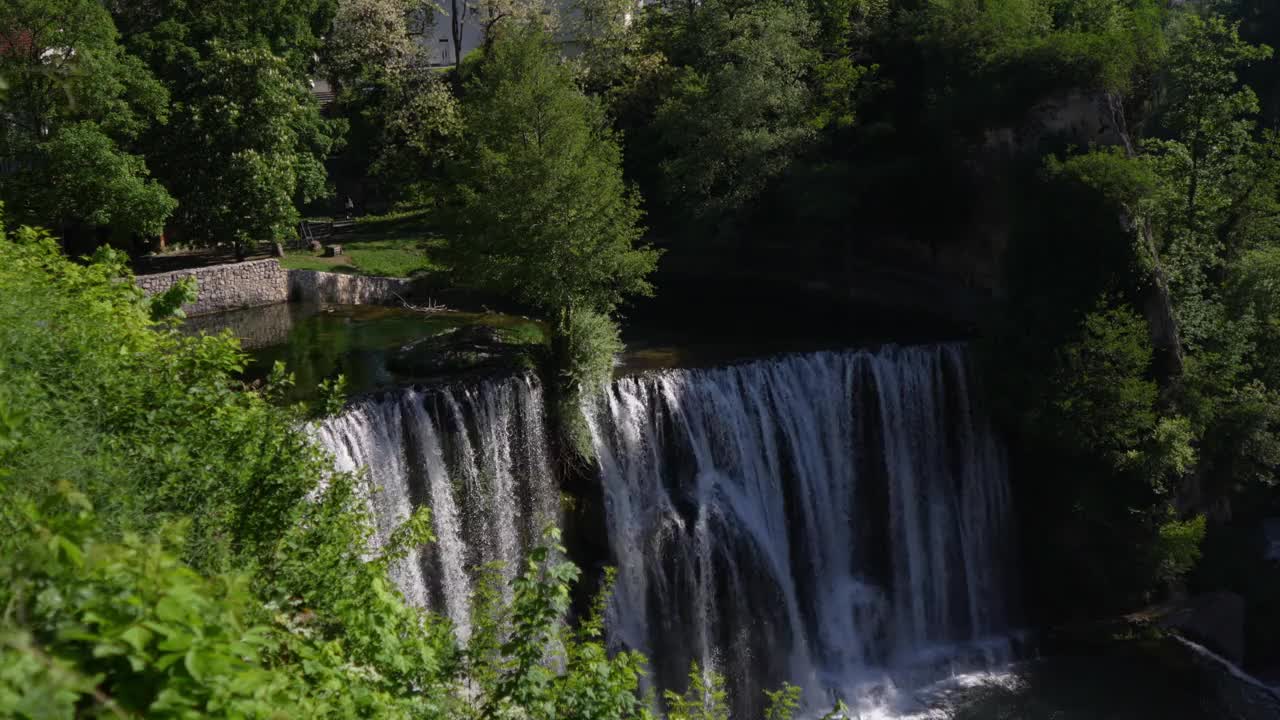 瀑布在Jajce, B-roll镜头视频下载