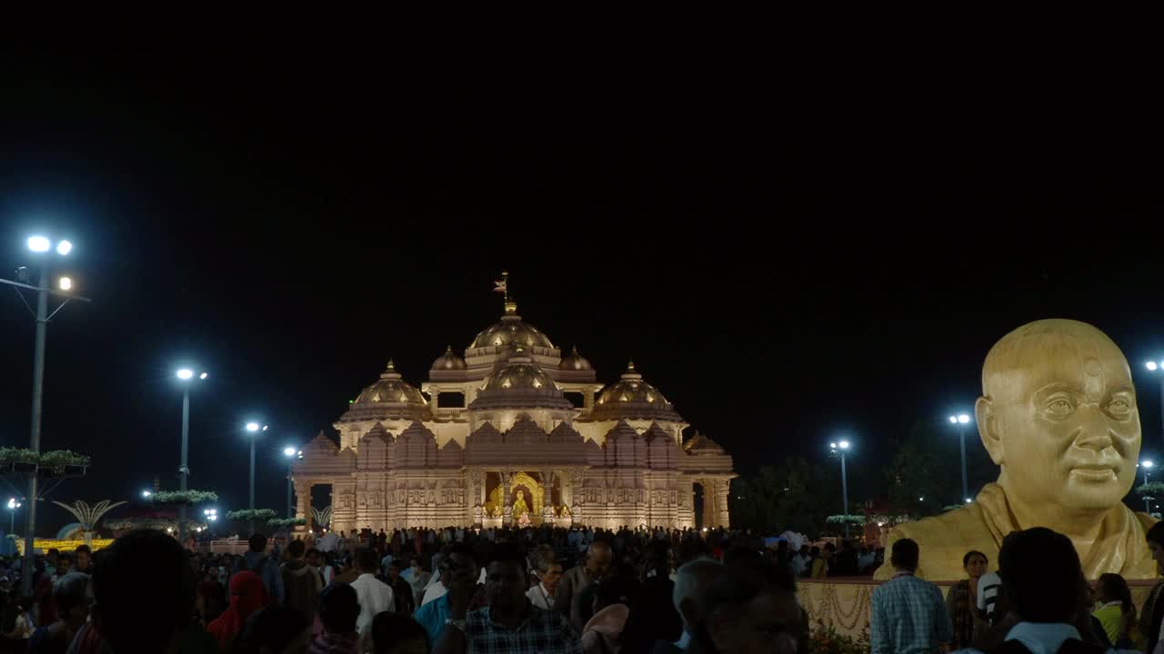 Akshardham装饰和鸟Pramukh Swami Maharaj视频素材