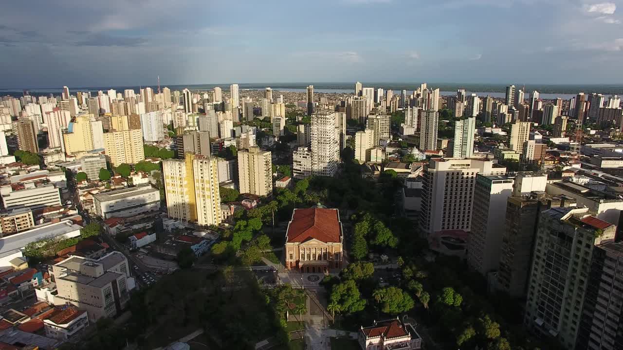 帕兹剧院(Theatro da Paz)，位于帕尔<s:1>州首府贝尔萨姆市的普拉普拉达República剧院视频素材