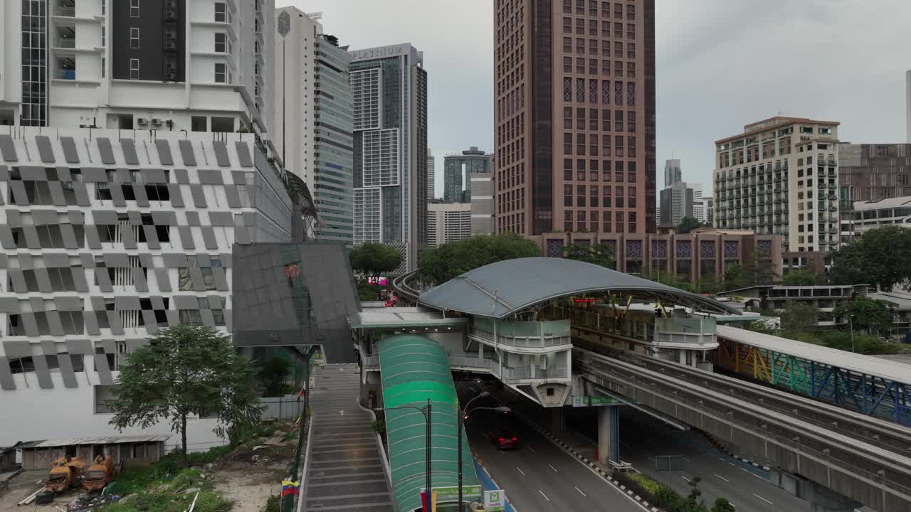 下雨天吉隆坡市区交通工业道路航拍全景4k马来西亚视频下载