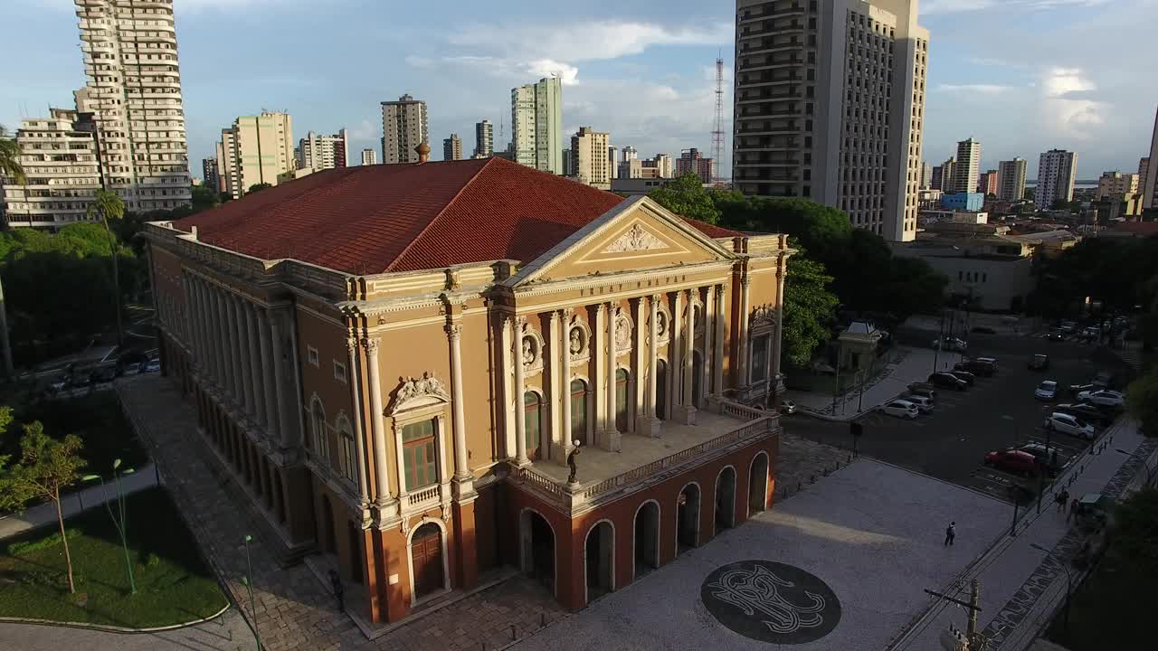 帕兹剧院(Theatro da Paz)，位于帕尔<s:1>州首府贝尔萨姆市的普拉普拉达República剧院视频素材