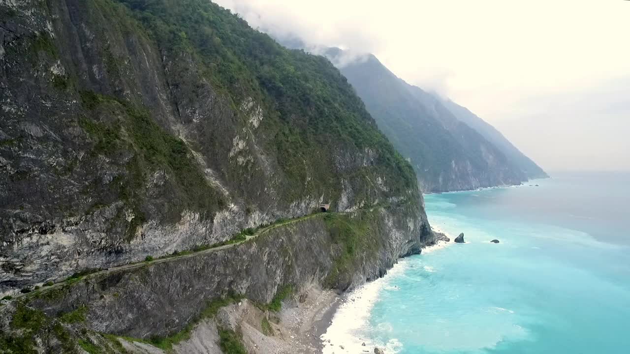 沿台湾花莲海岸线飞行视频下载