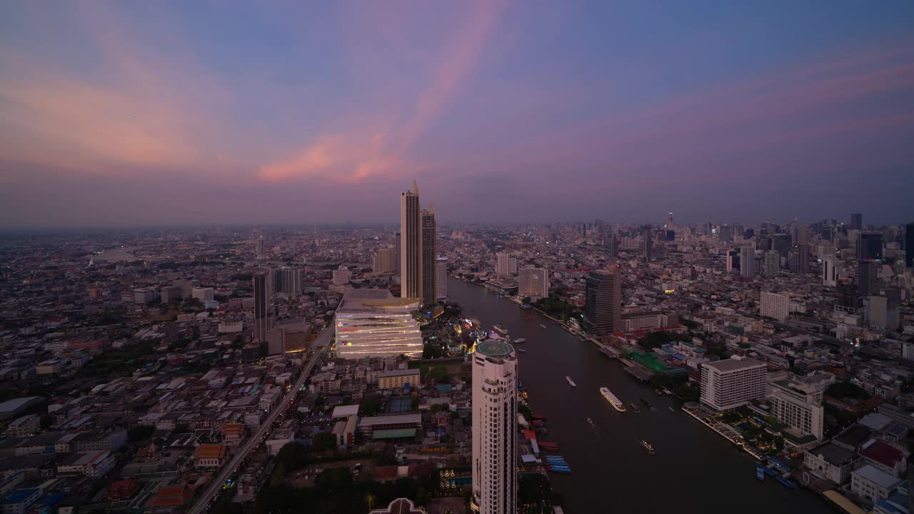 曼谷市区的鸟瞰图。亚洲智慧城市的金融区和商业中心。摩天大楼和高层建筑。泰国。视频素材