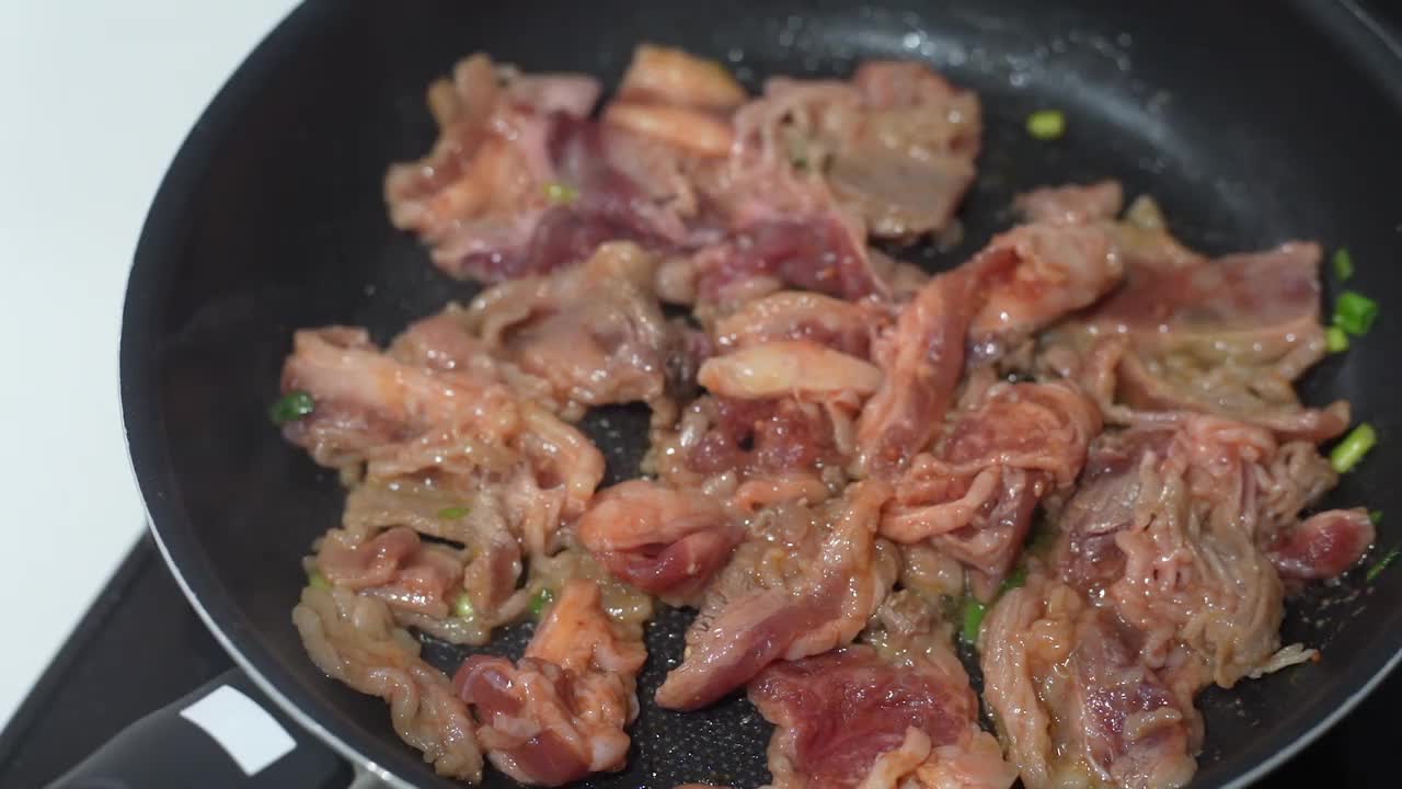 烤调味肉视频素材