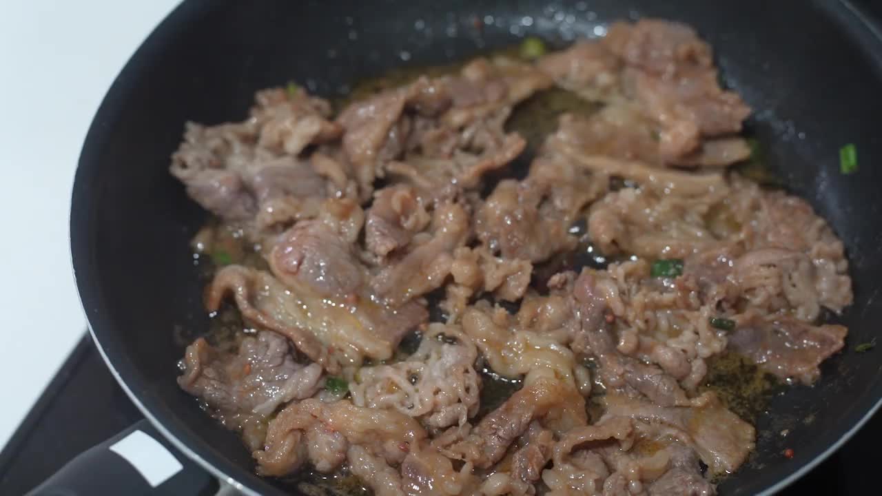 烤调味肉视频下载