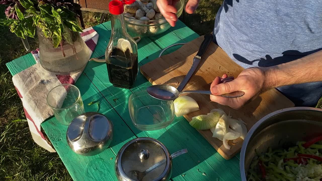 户外烹饪，BBQ概念视频素材