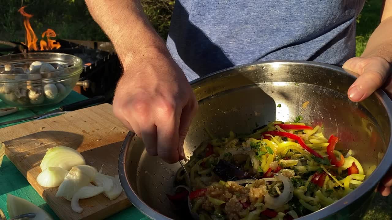 户外烹饪，BBQ概念视频素材