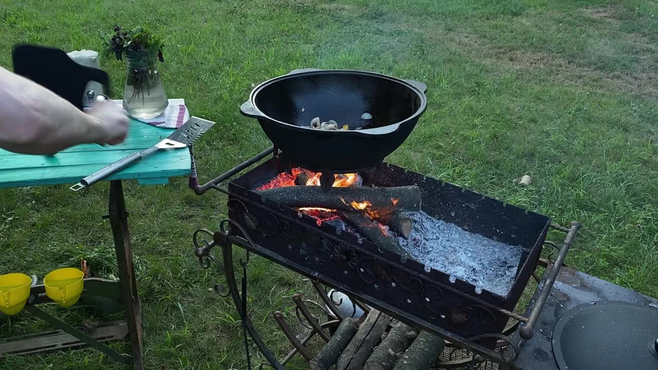 户外烹饪，BBQ概念视频素材