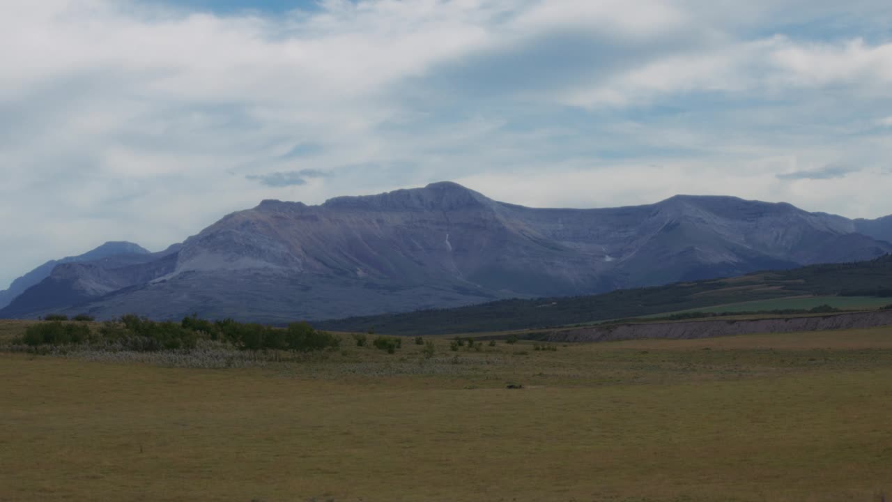 一次穿越加拿大落基山脉的旅行视频素材