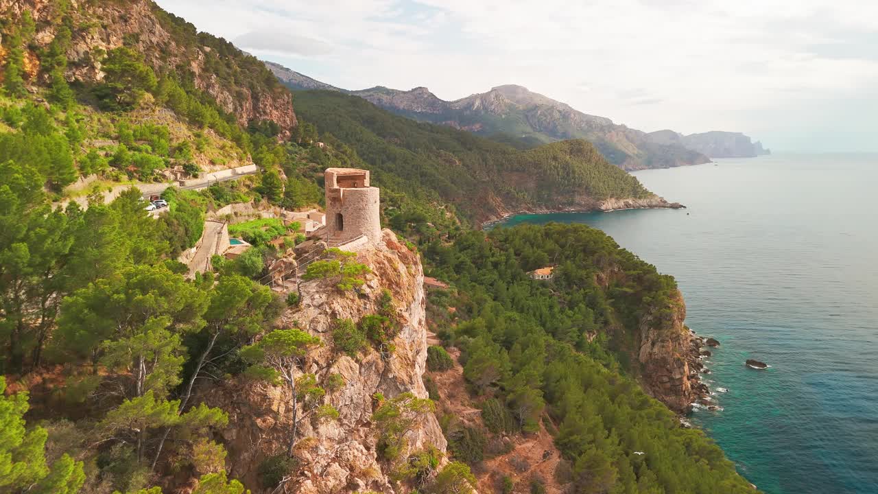 西班牙巴利阿里群岛马略卡岛Banyalbufa附近的Torre des Verger塔视频下载