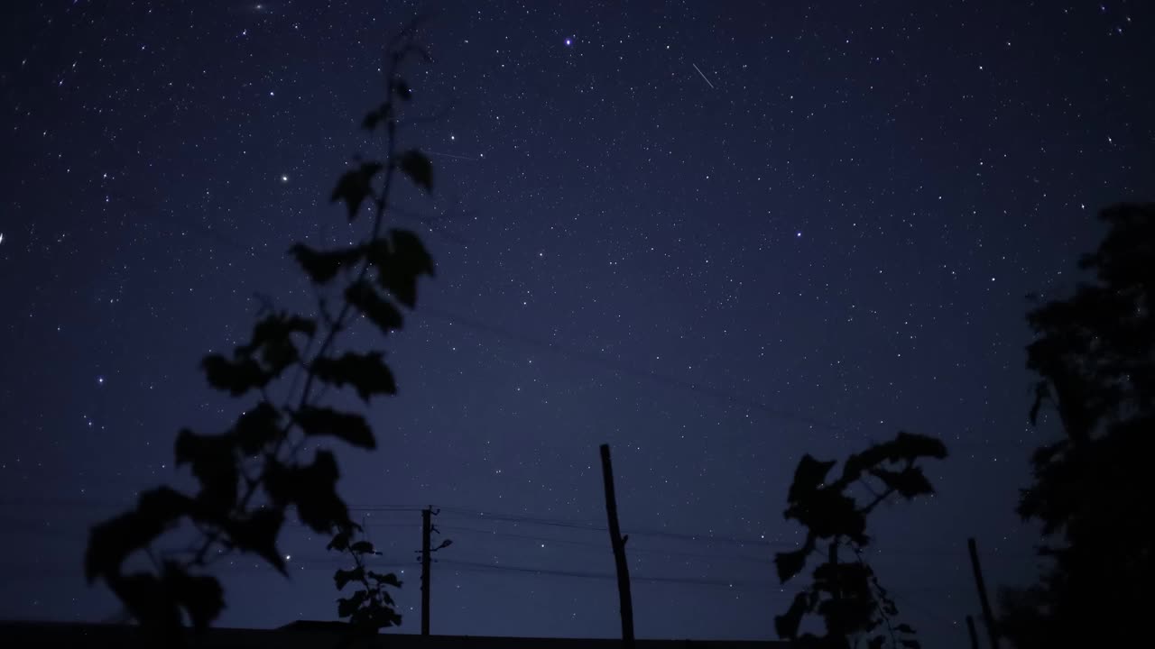 星星划过夜空的运动视频素材