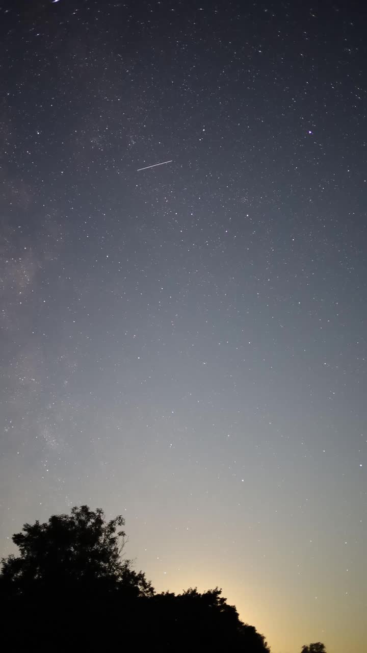 银河在天空中的运动视频素材