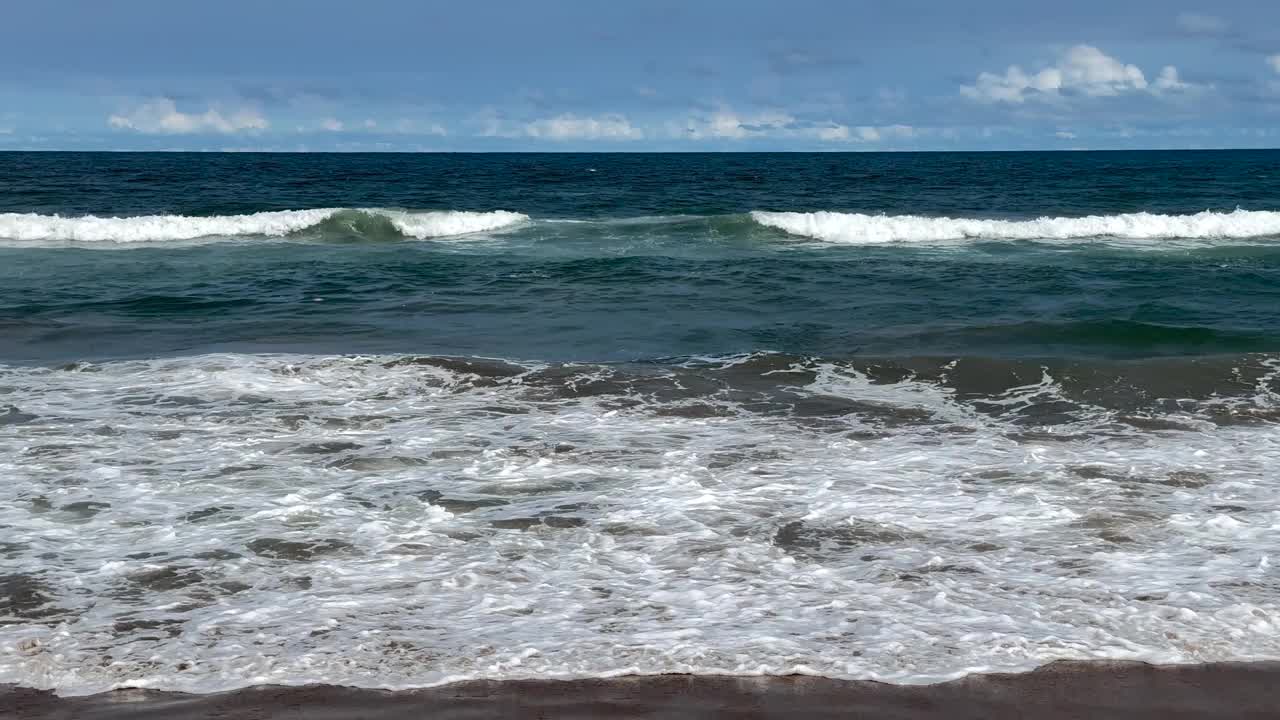 美丽的海面和波浪视频下载