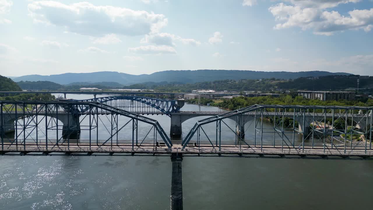 查塔努加，田纳西河和核桃街大桥视频素材