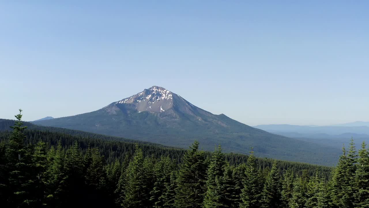 南俄勒冈州的麦克洛克林山或皮特山视频下载