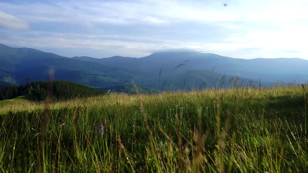 山水中山峰的剪影，视频素材