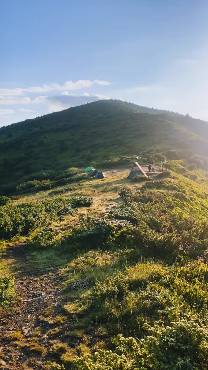 山水中山峰的剪影视频素材