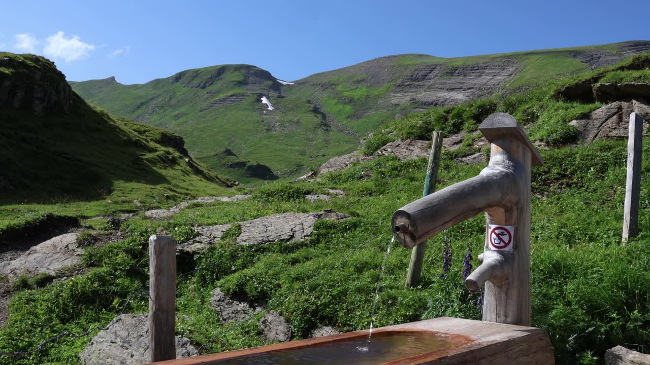 高山泉水无饮用标志，山水无饮用标志视频下载