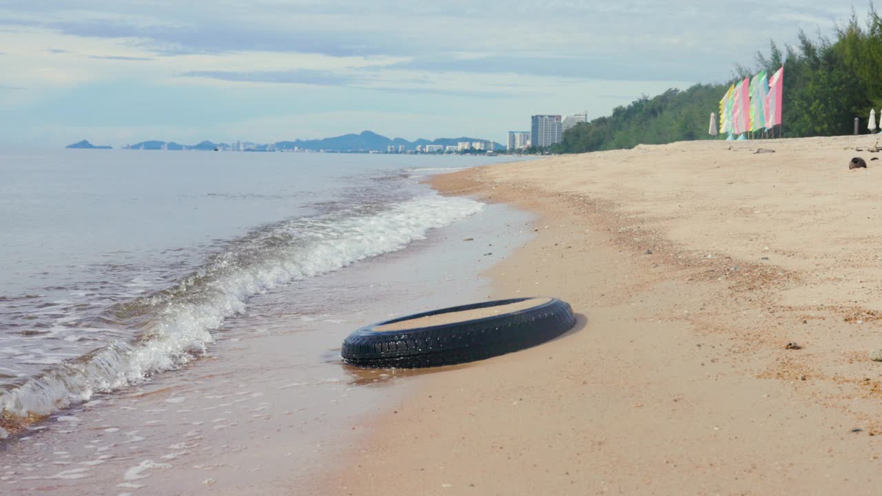 热带海岸的污染视频素材