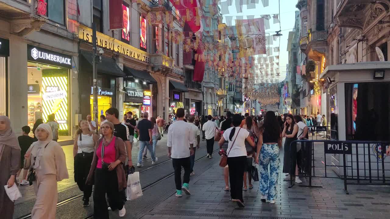 İstiklal大道视频下载