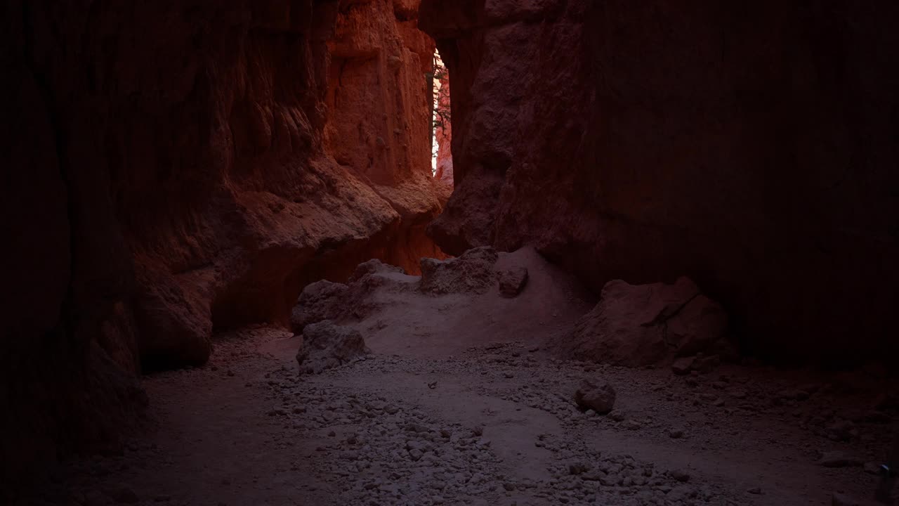 在布莱斯峡谷国家公园徒步旅行视频素材