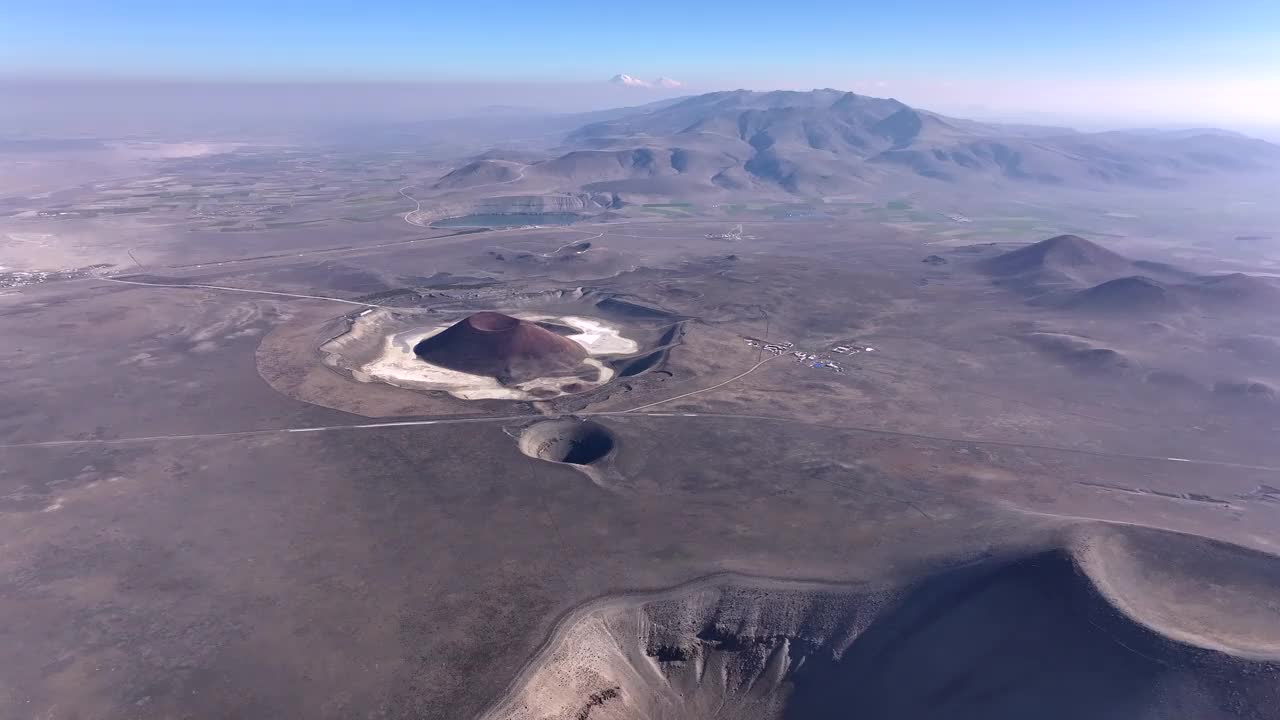 米克火山口湖视频下载