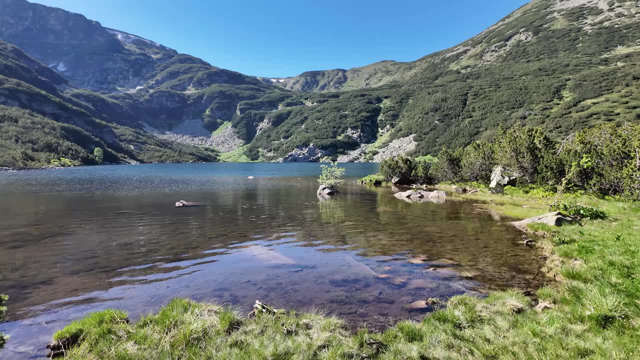 保加利亚，死湖和鱼湖附近的里拉山景观视频素材